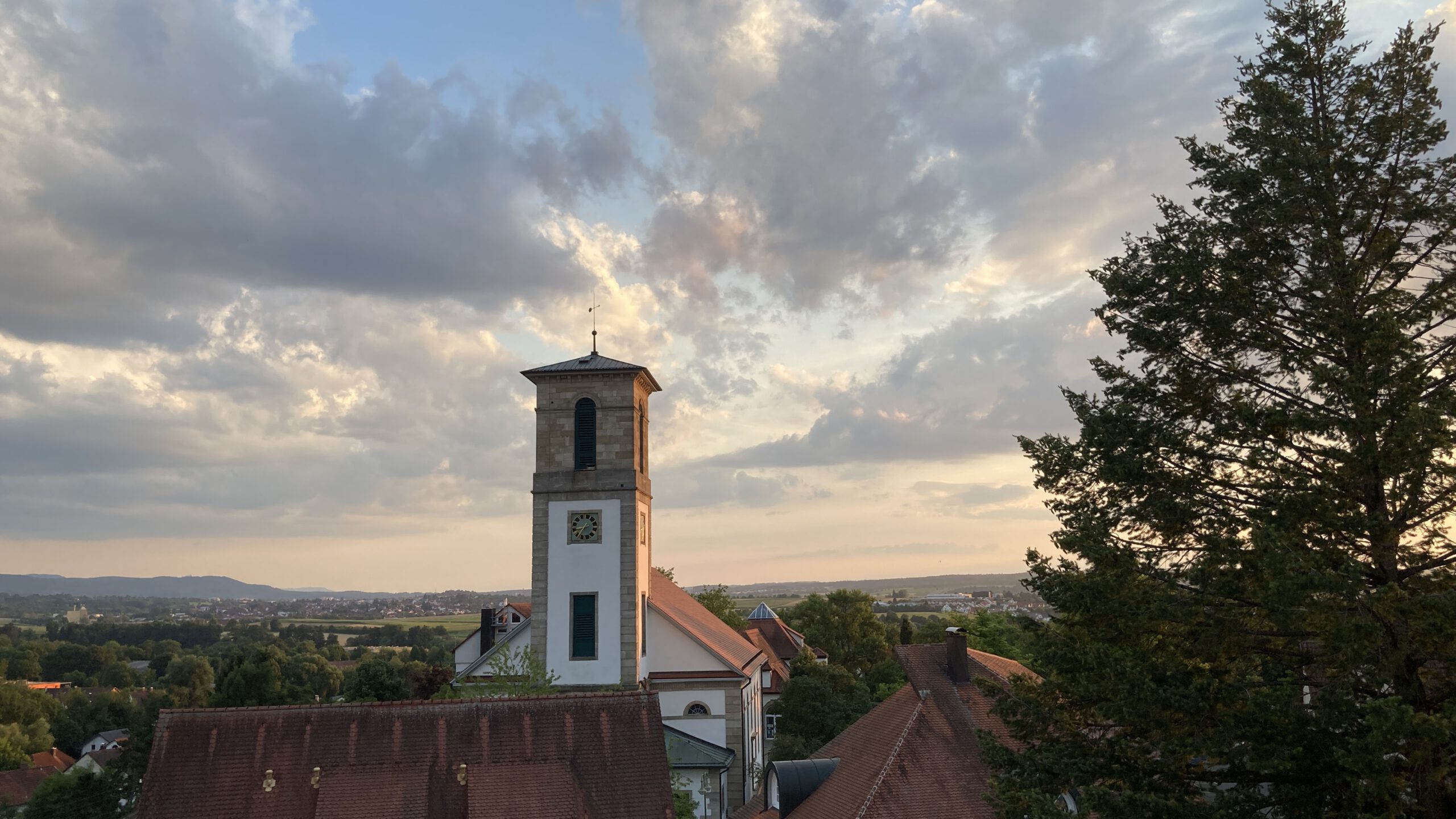 Gottesdienst auf dem Brunnenplatz – wenn möglich